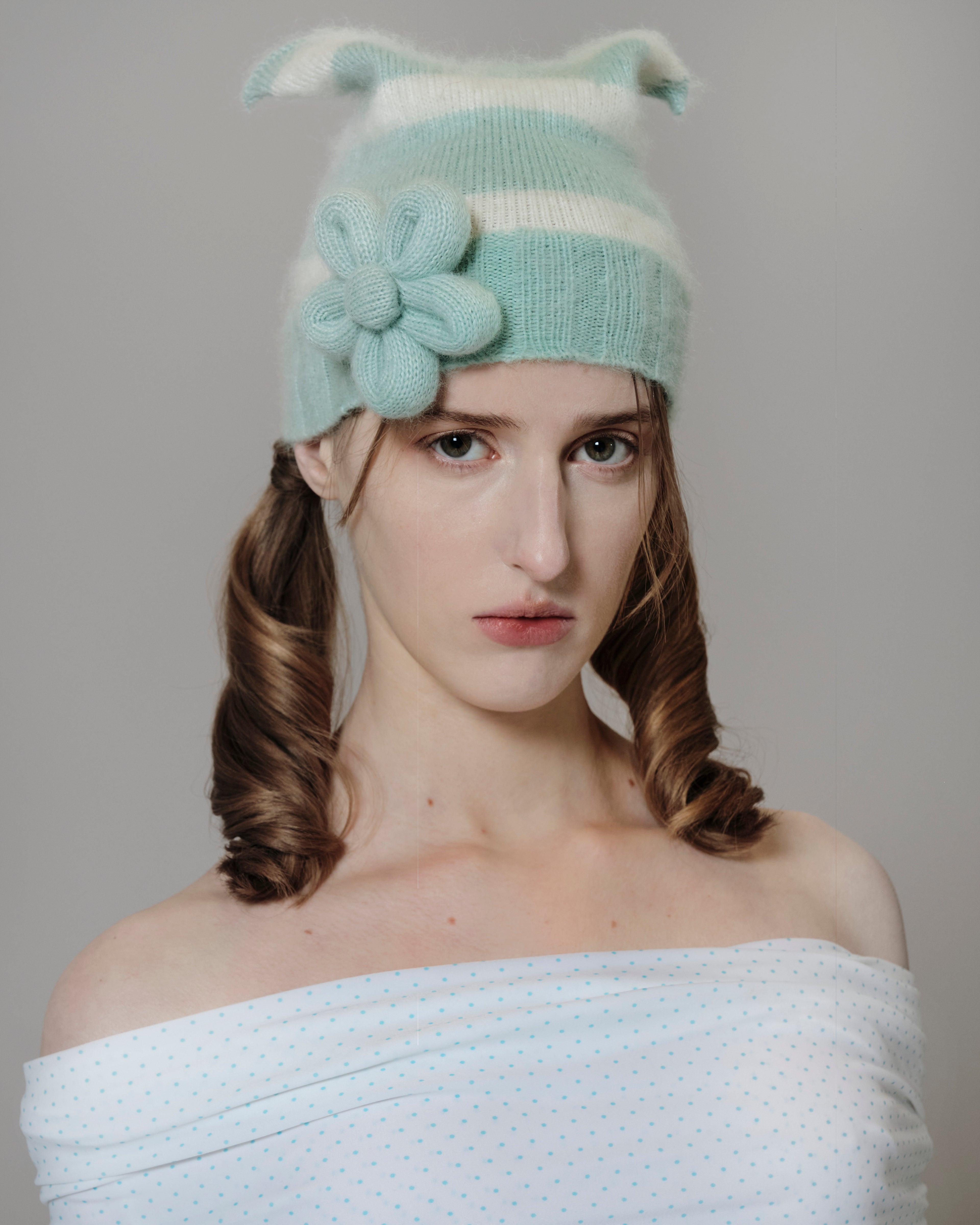 Bello Beanie Flower