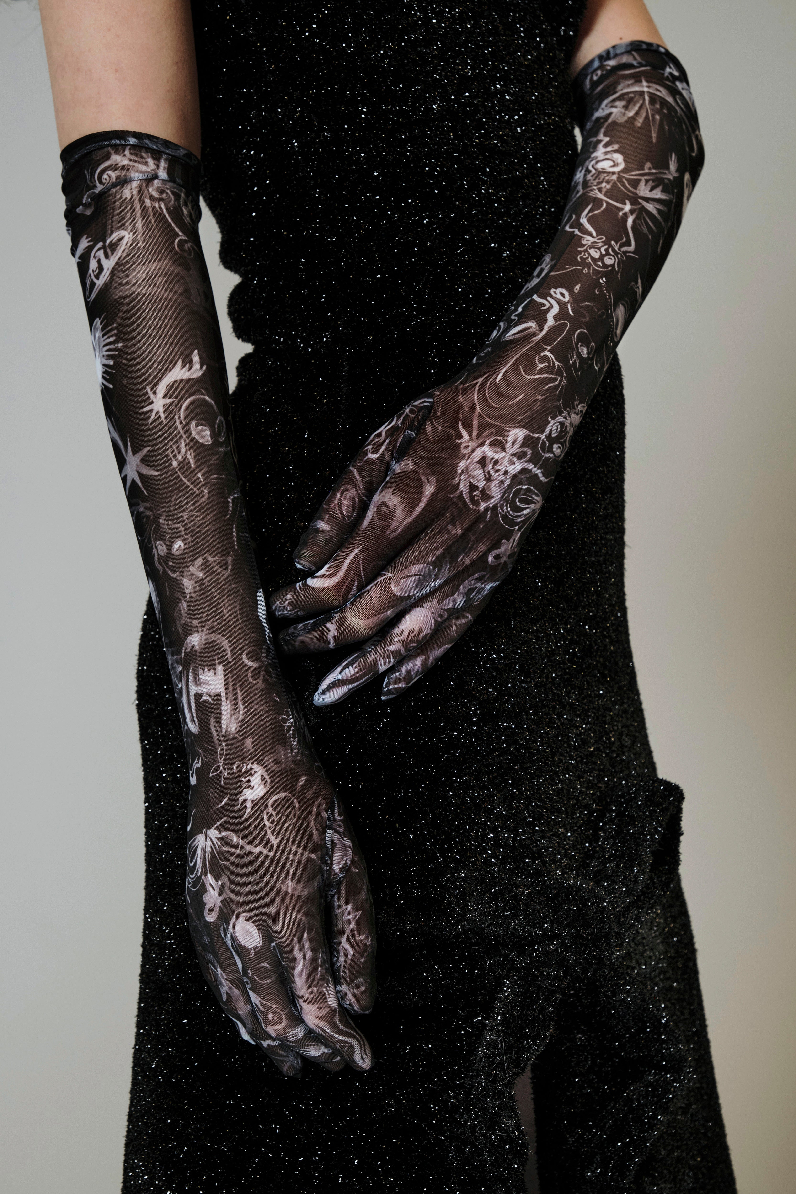 Glora Gloves sketchbook print black